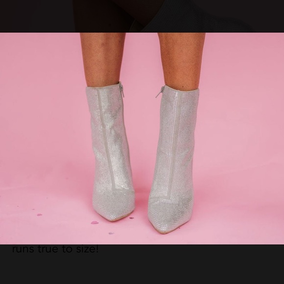 🪩🤍Silver Sparkly Rhinestone Booties🤍🪩 - Picture 4 of 6